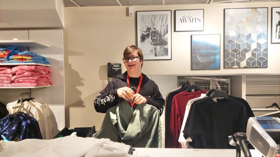 LAPO durante uno stage presso H&M Lugano